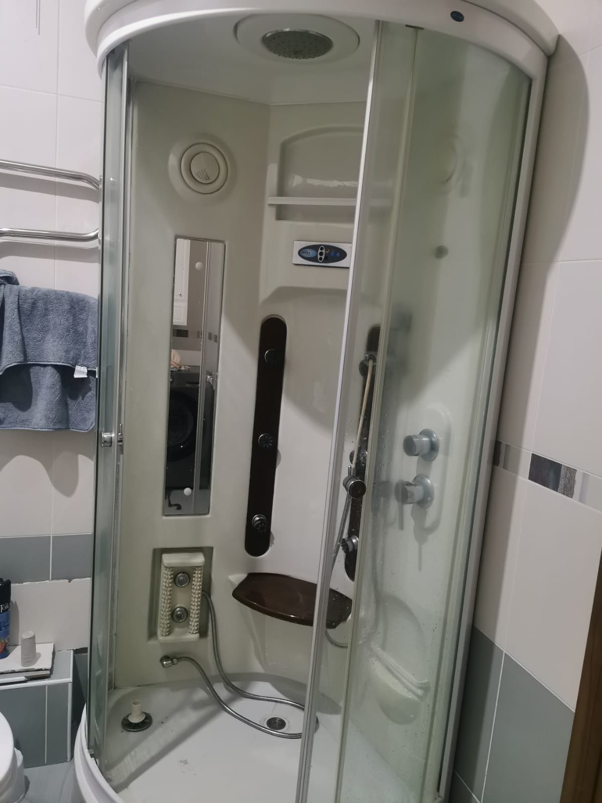 Продам душевую кабину 30тыс