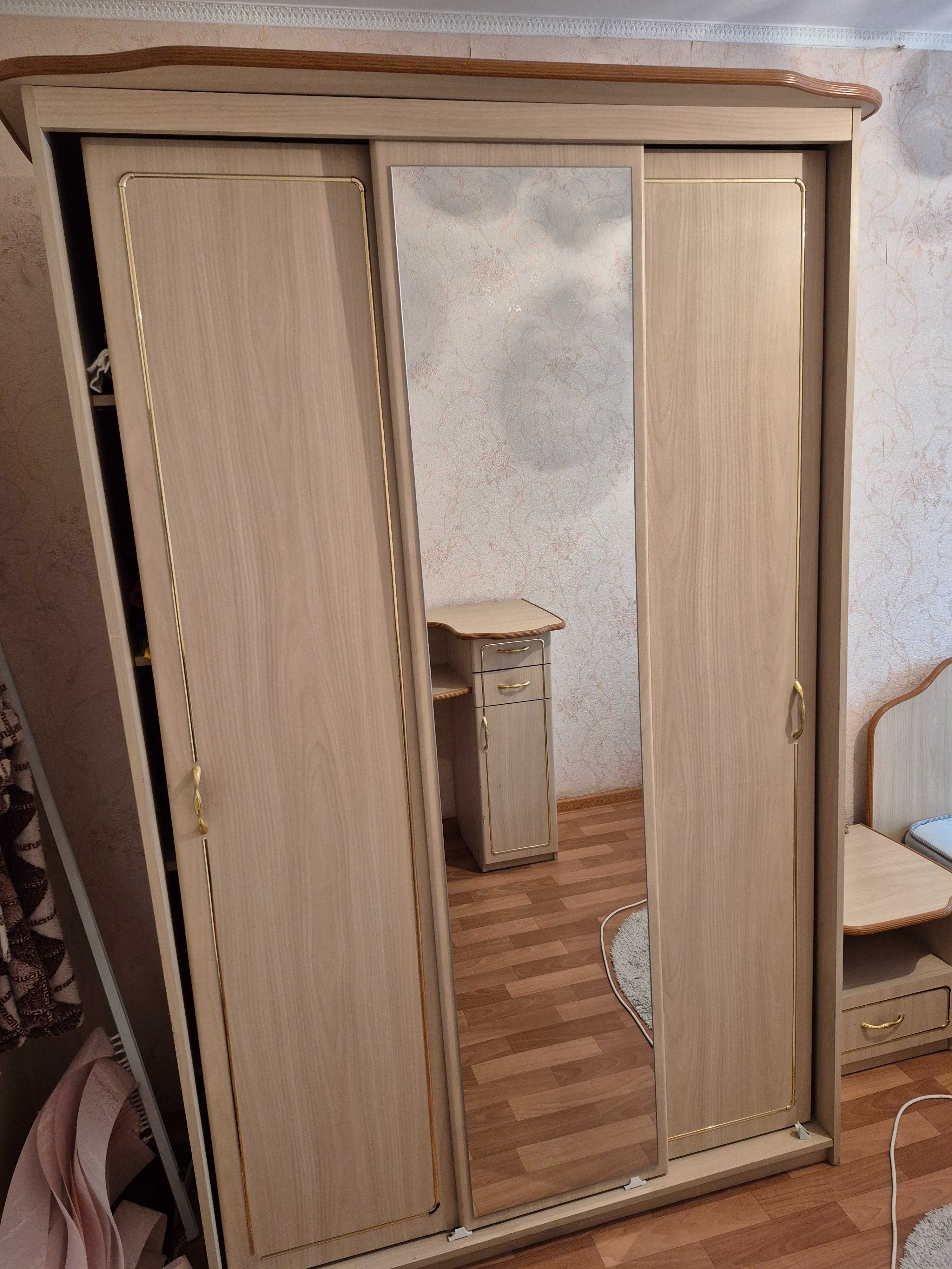 Спальный гарнитур