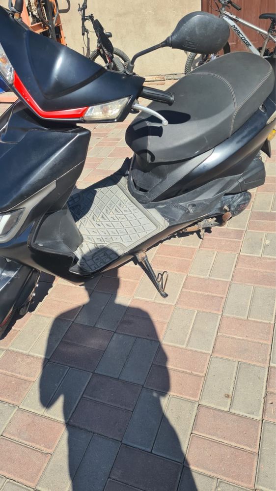 Продам! Срочно! Скутер!