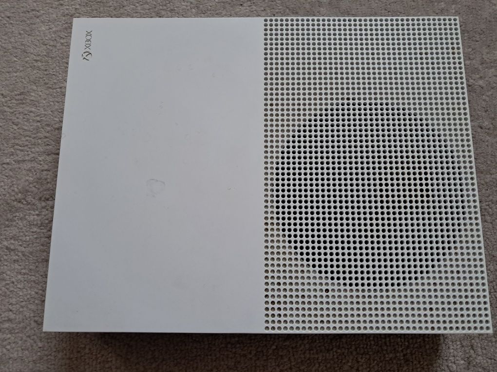 Продам Xbox One S