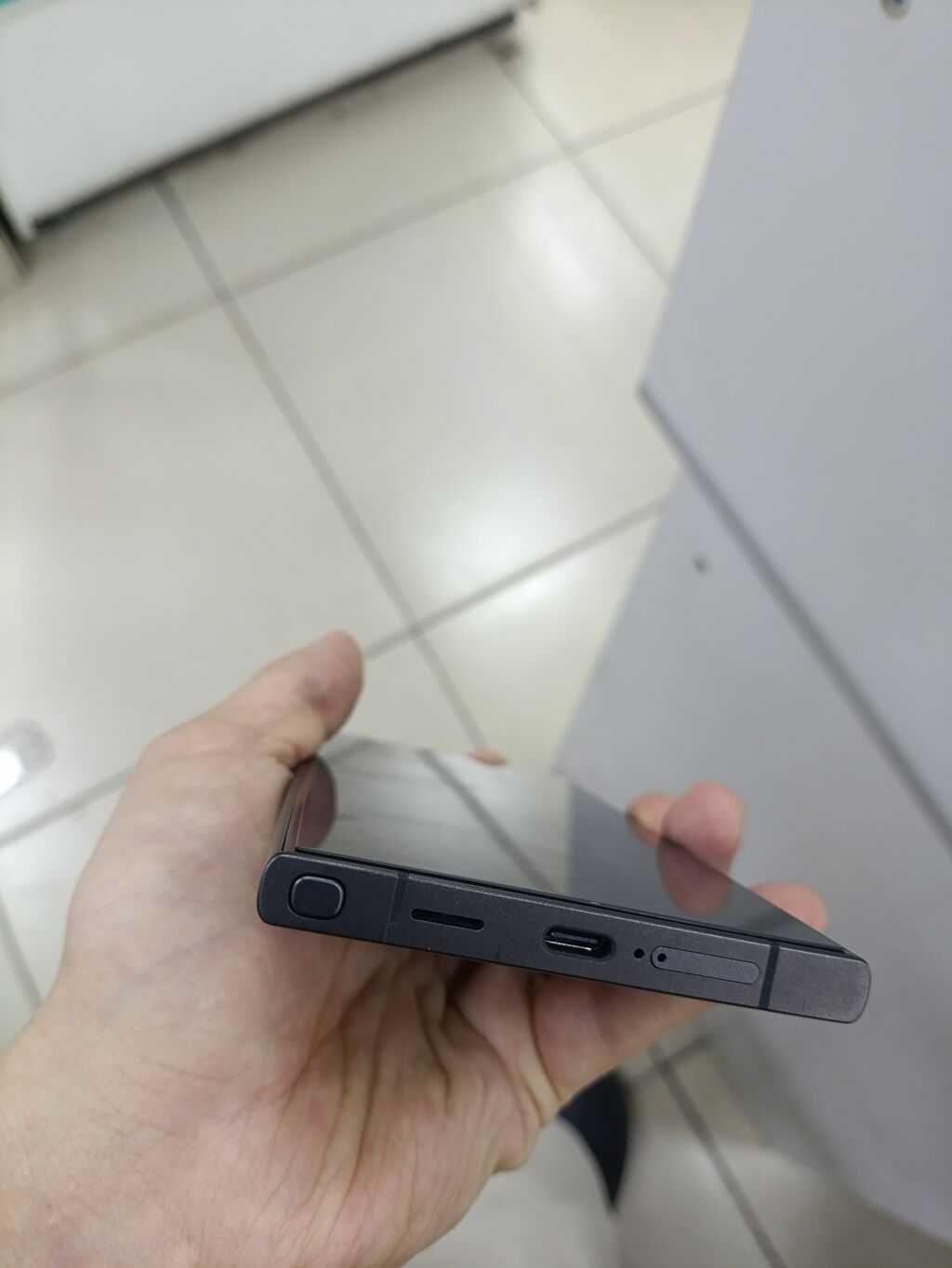 Обменяю Samsung S24 ultra на Iphone 15-16 pro max