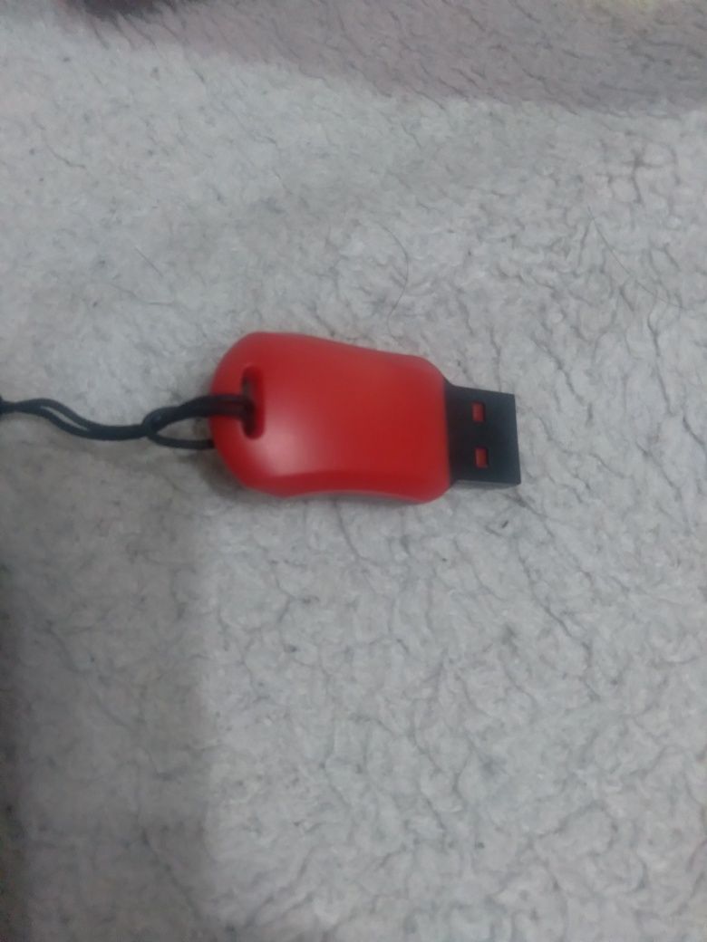 Продам USB флешку 64Гб с установочной виндой 10 32/64