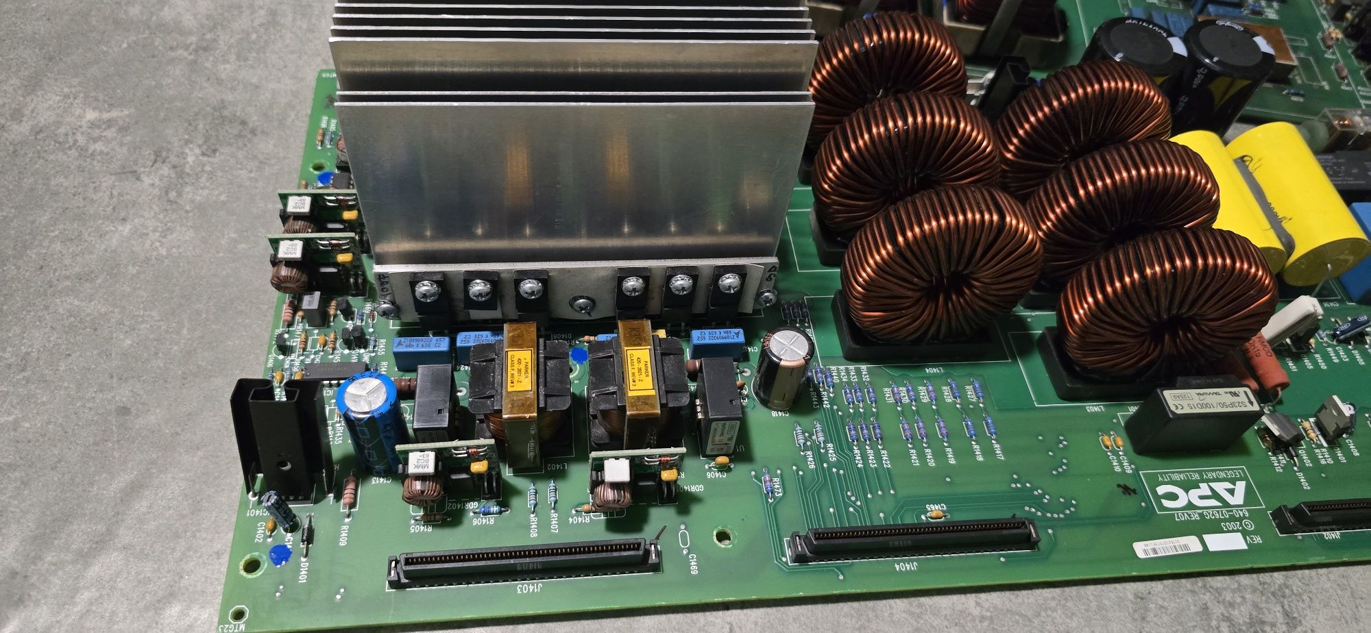 ИБП APC Smart-UPS RT 10000VA 230V (SURT10000XLI)