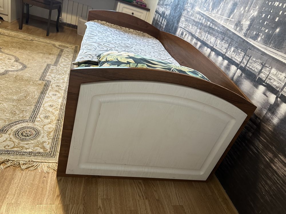 Продам кровать подрастковую