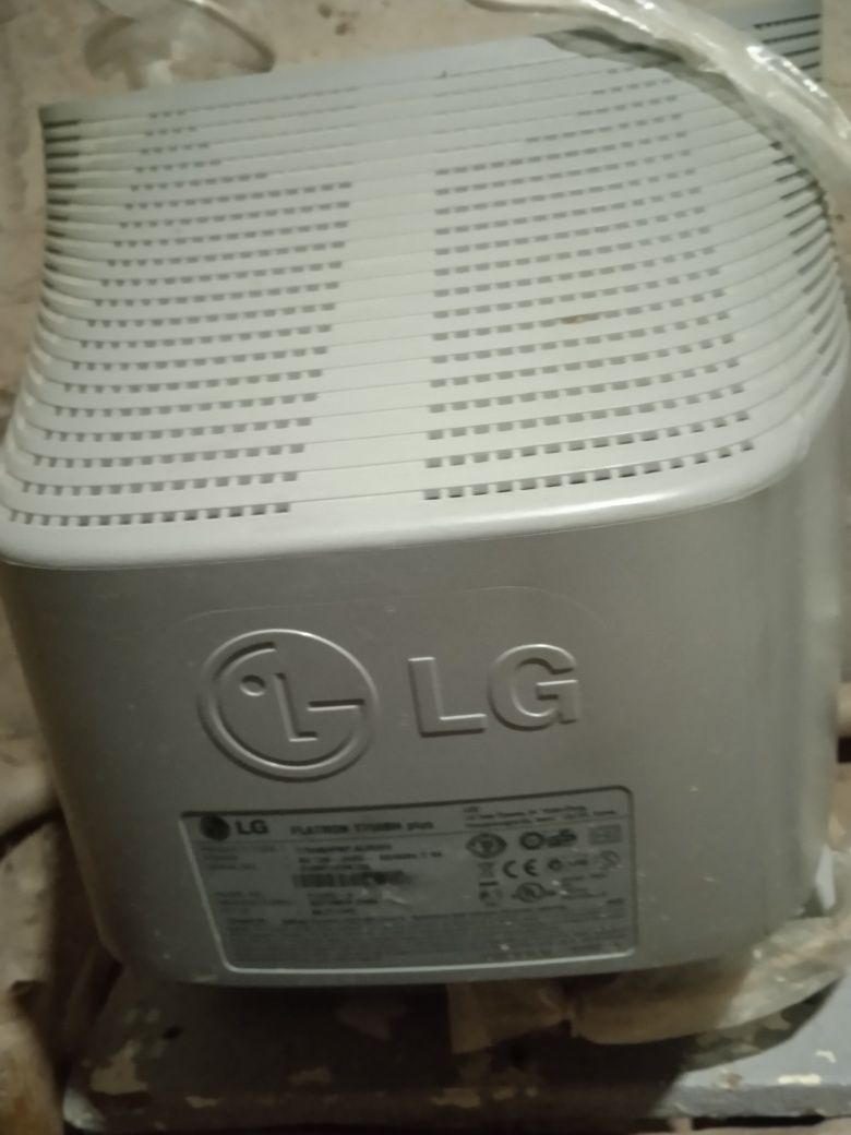 Продам монитор LG Flatron T7 50BH Pllus, диагональ 40 см, б/у в отличн