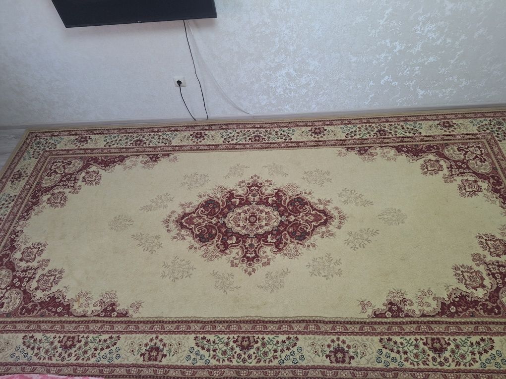 Продаётся турецкий ковёр