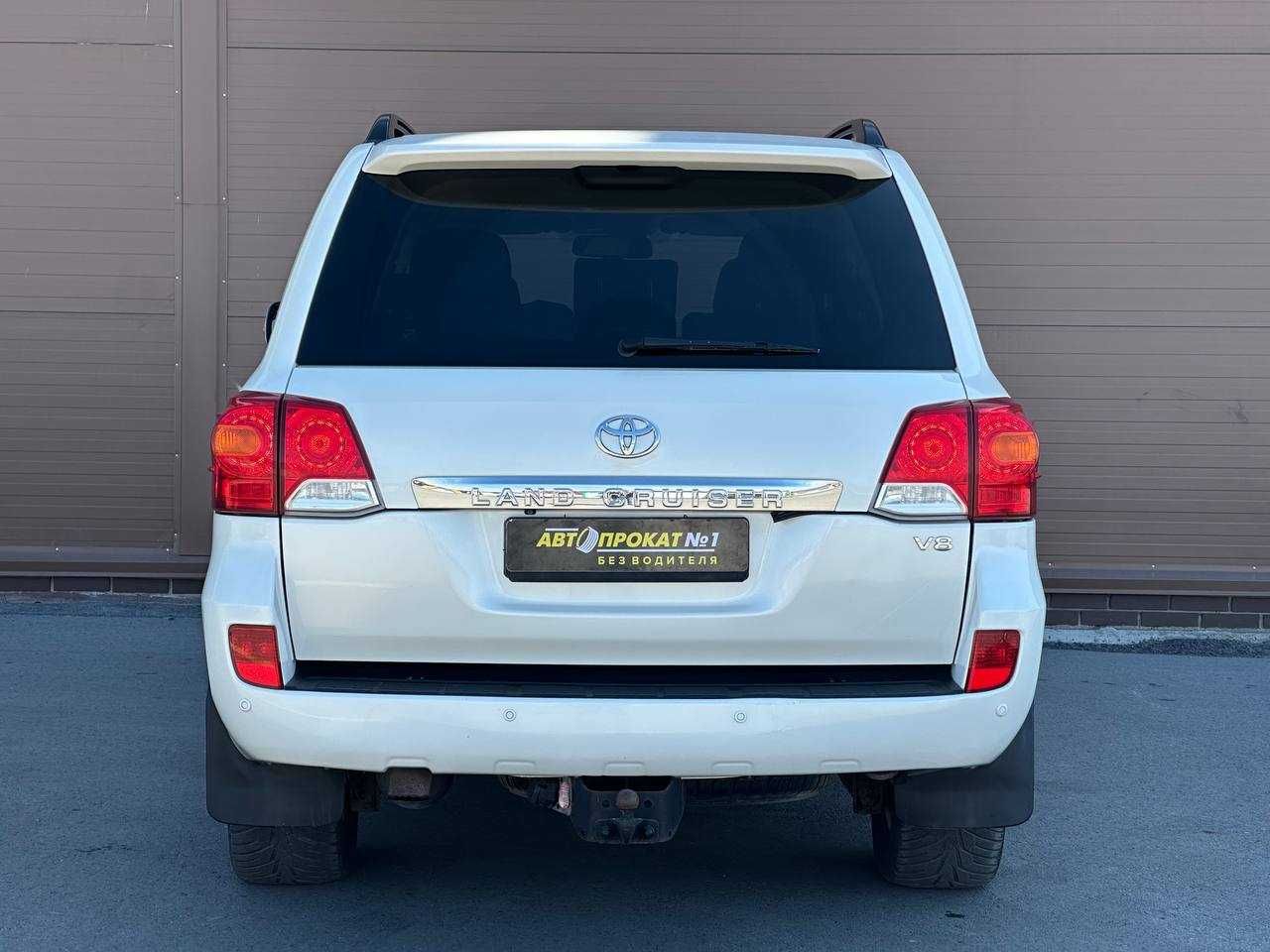 Toyota LC 200 БЕЗ ВОДИТЕЛЯ. Прокат авто. Аренда авто. Аренда машин.
