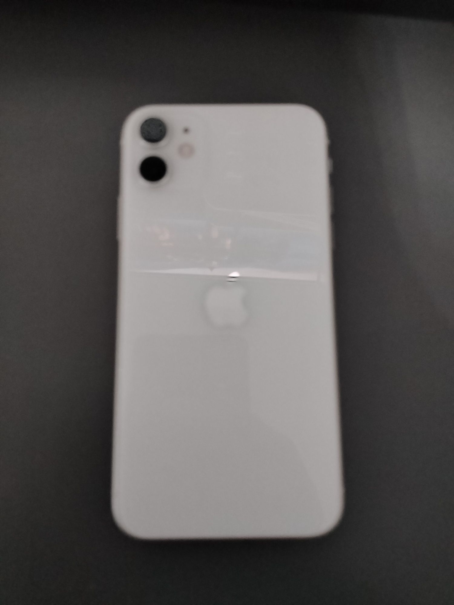 Продаю iPhone 11