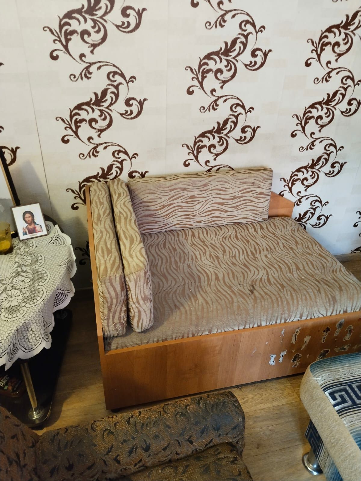 Продам тахту  срочно