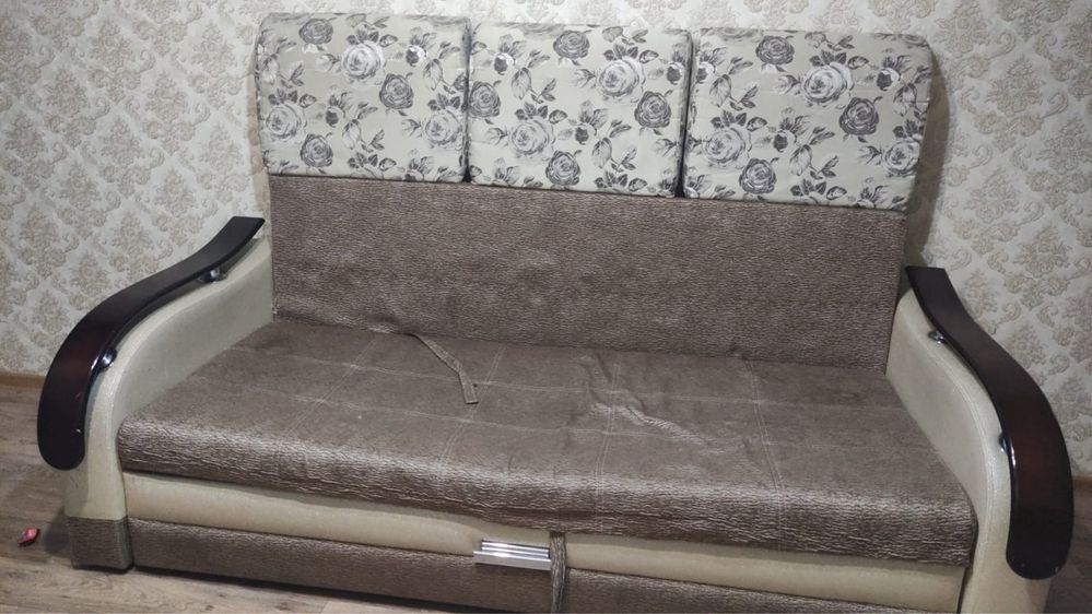 Диван хорошом состояние