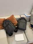 лв рюкзаа Louis vuitton