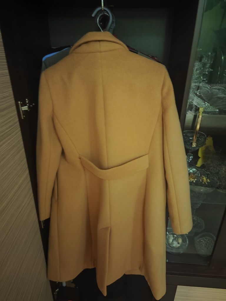 пальто фирменное