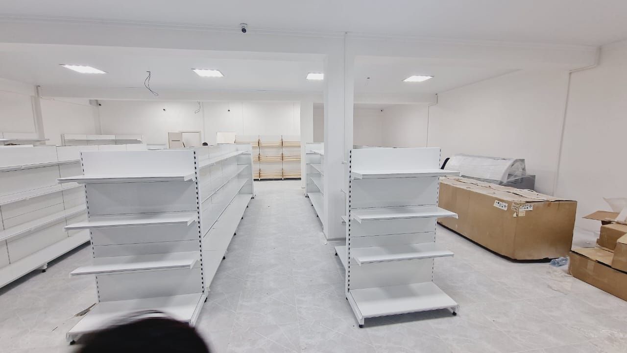 Стеллаж полка торговое оборудование витрина для магазина витринный