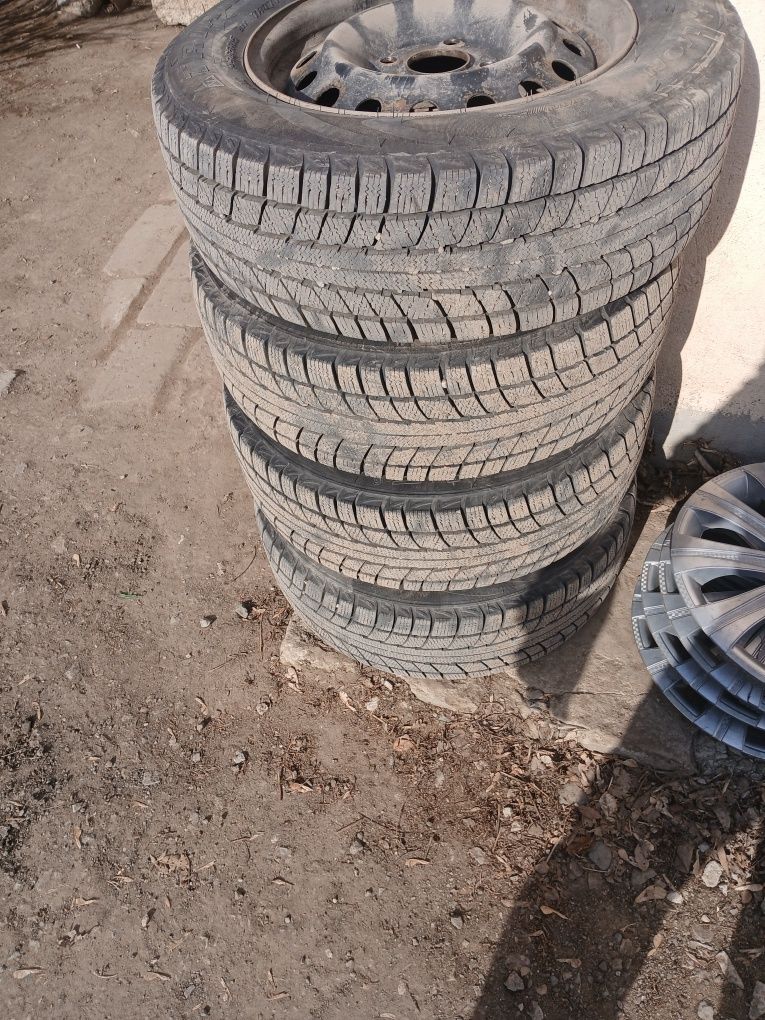 Продам зимнюю резину