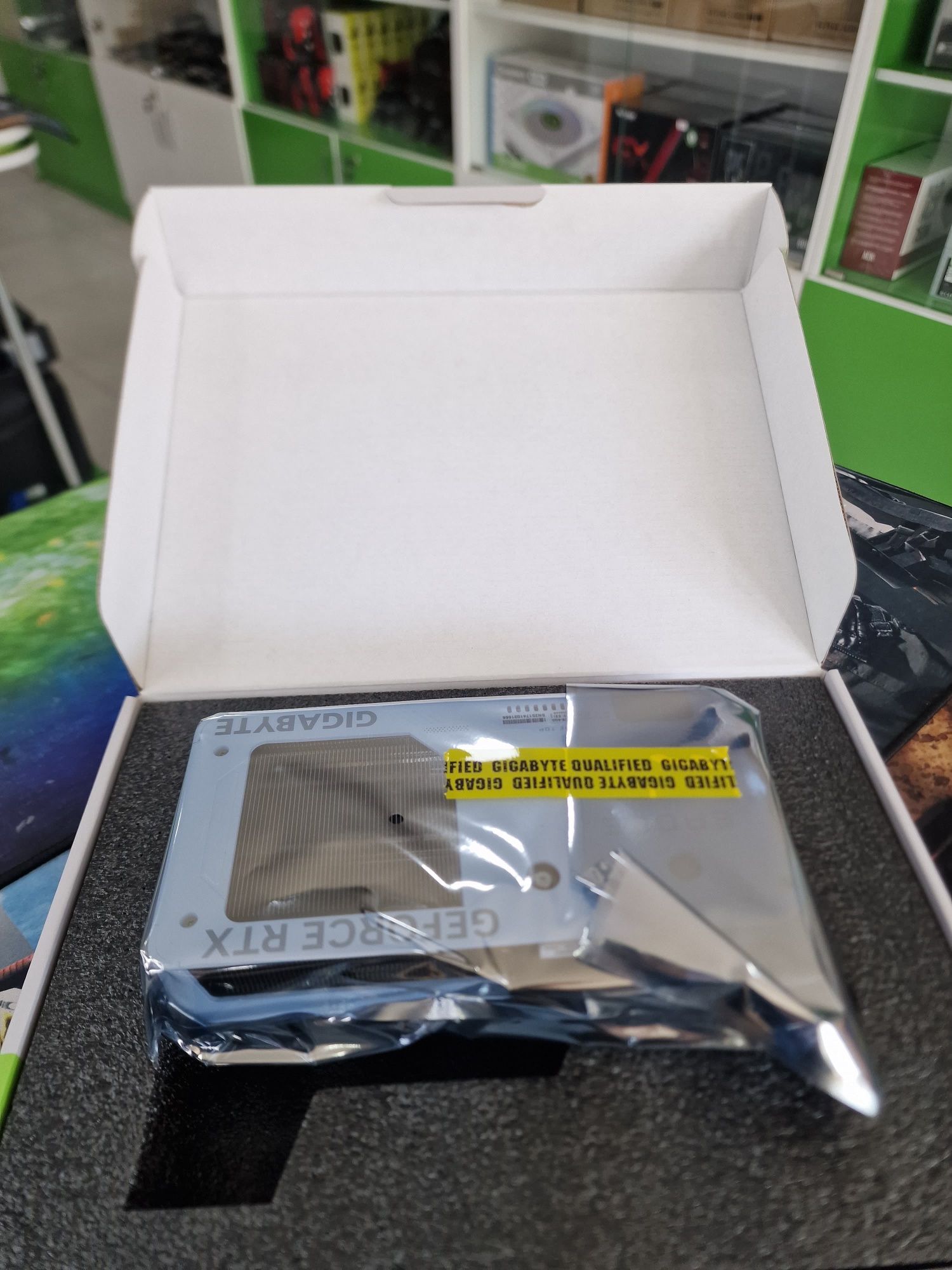 Продаётся RTX 5060 8GB Gigabyte white