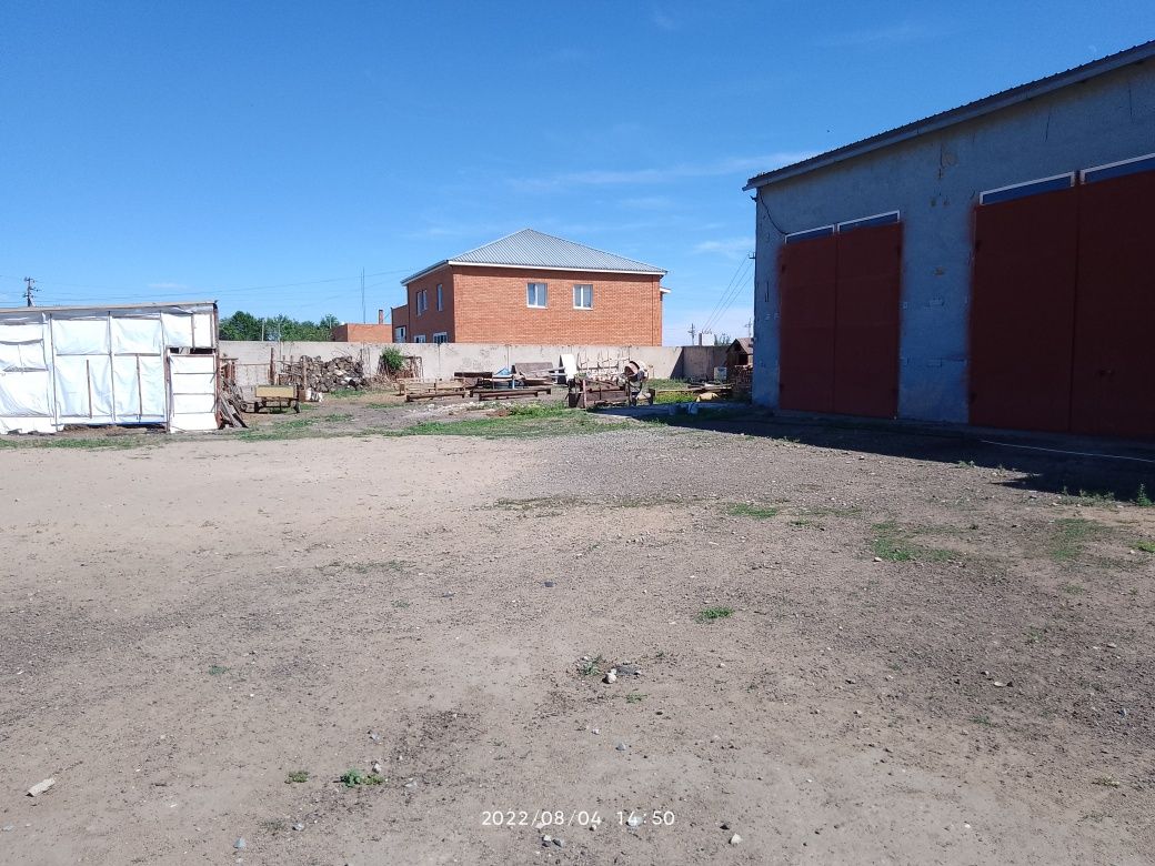 Продам промышленную базу с магазином боксами