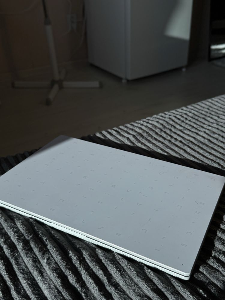 Продам СРОЧНО ноутбук ASUS VivoBook (модель ES10KA) – как новый!