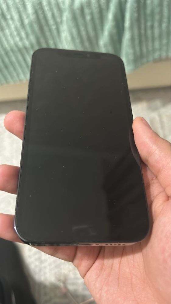 Продаю Iphone 12 pro