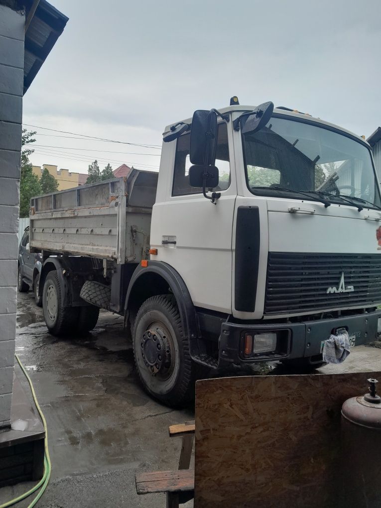 Грузовой автомобиль