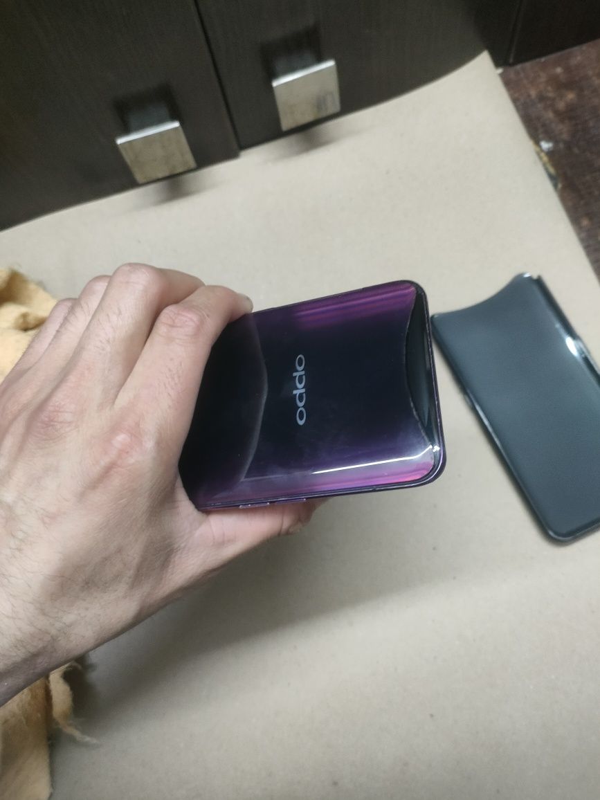Продам OPPO x в отличном состоянии