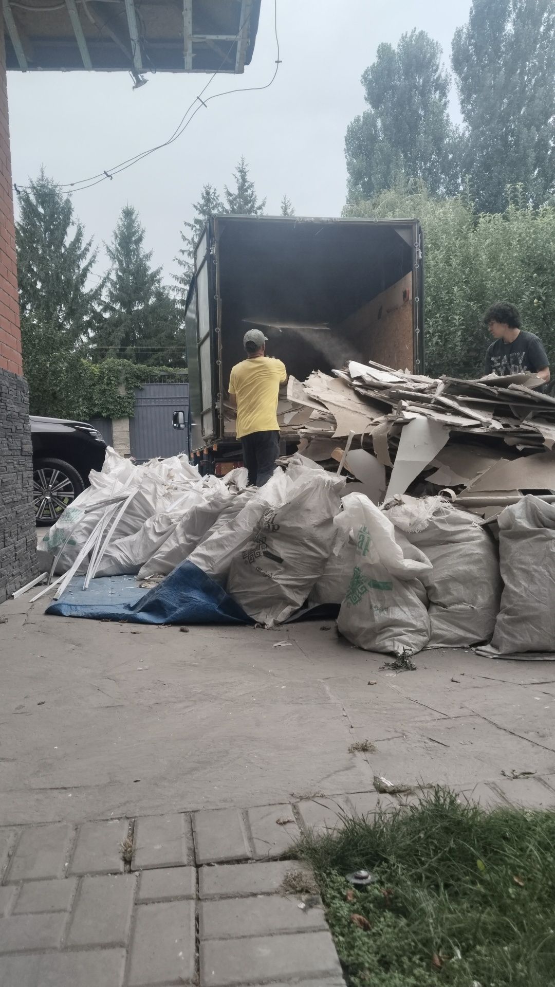 Вывоз мусора (Старый мебели) вывоз хлама. Уборка помещений. Круглосуто