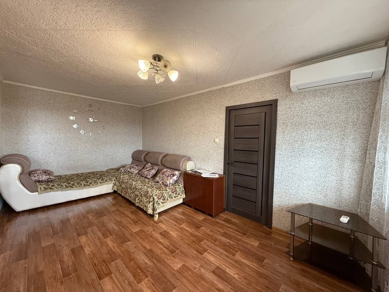 В районе Цона продаётся 2х комнатная пр. Независимости 15 на 5 этаже