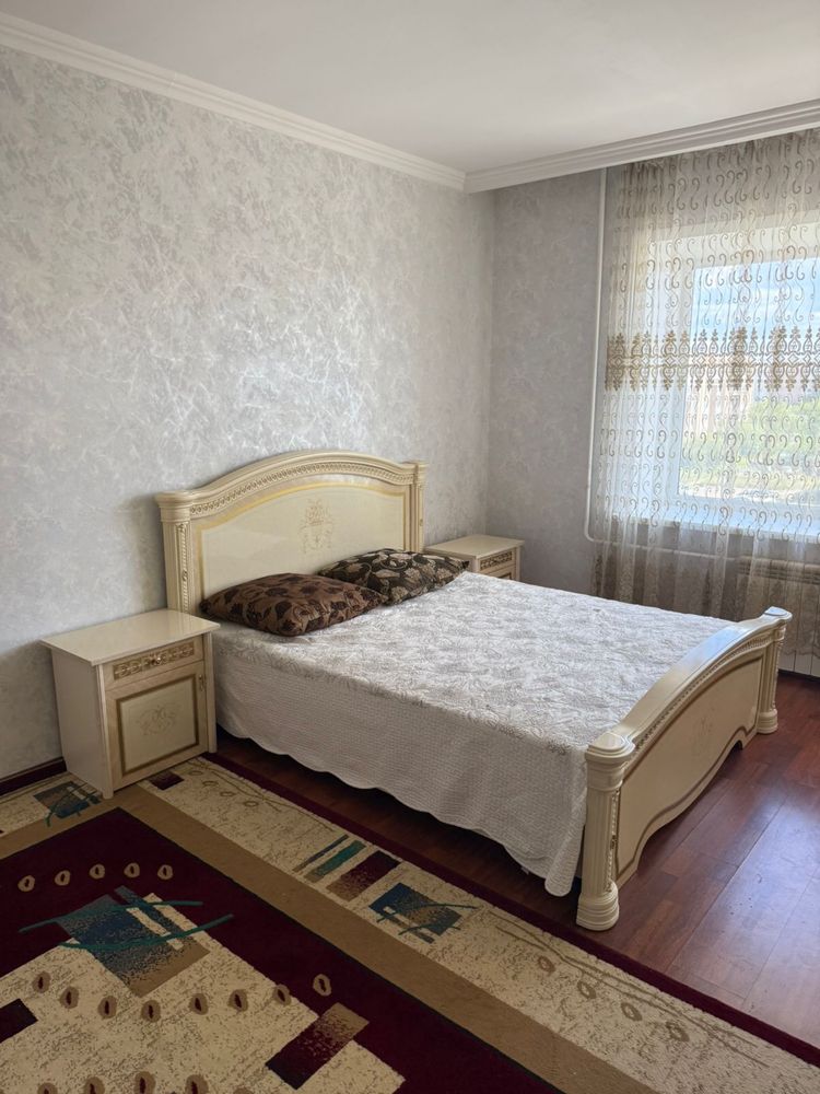Продам шкаф комод кровать две тумбы
