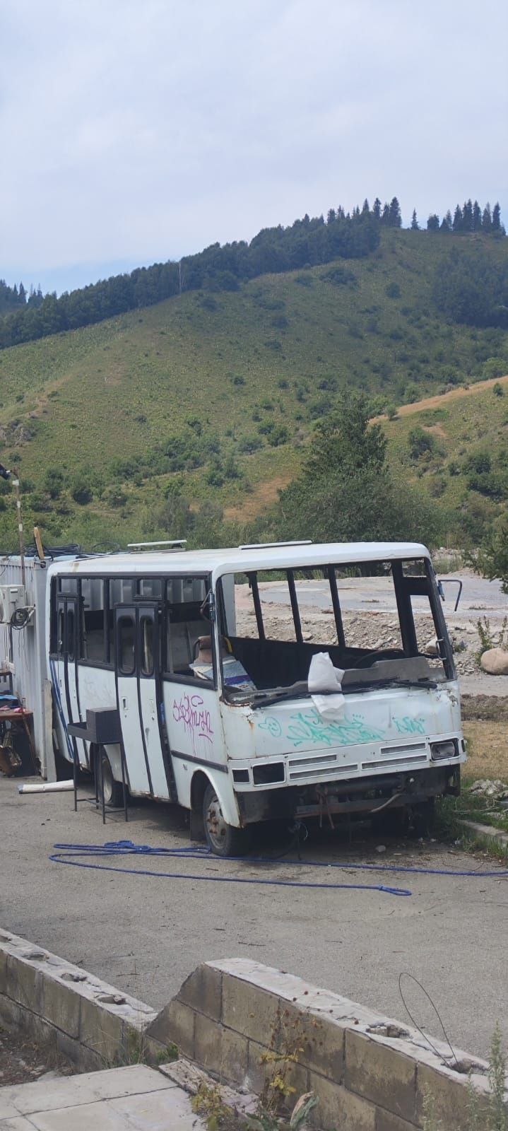 Продам автобус на запчасти и тд