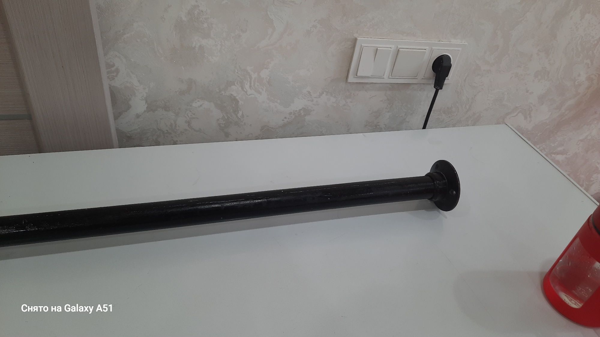 Продам турник чёрная сталь. 68см длина