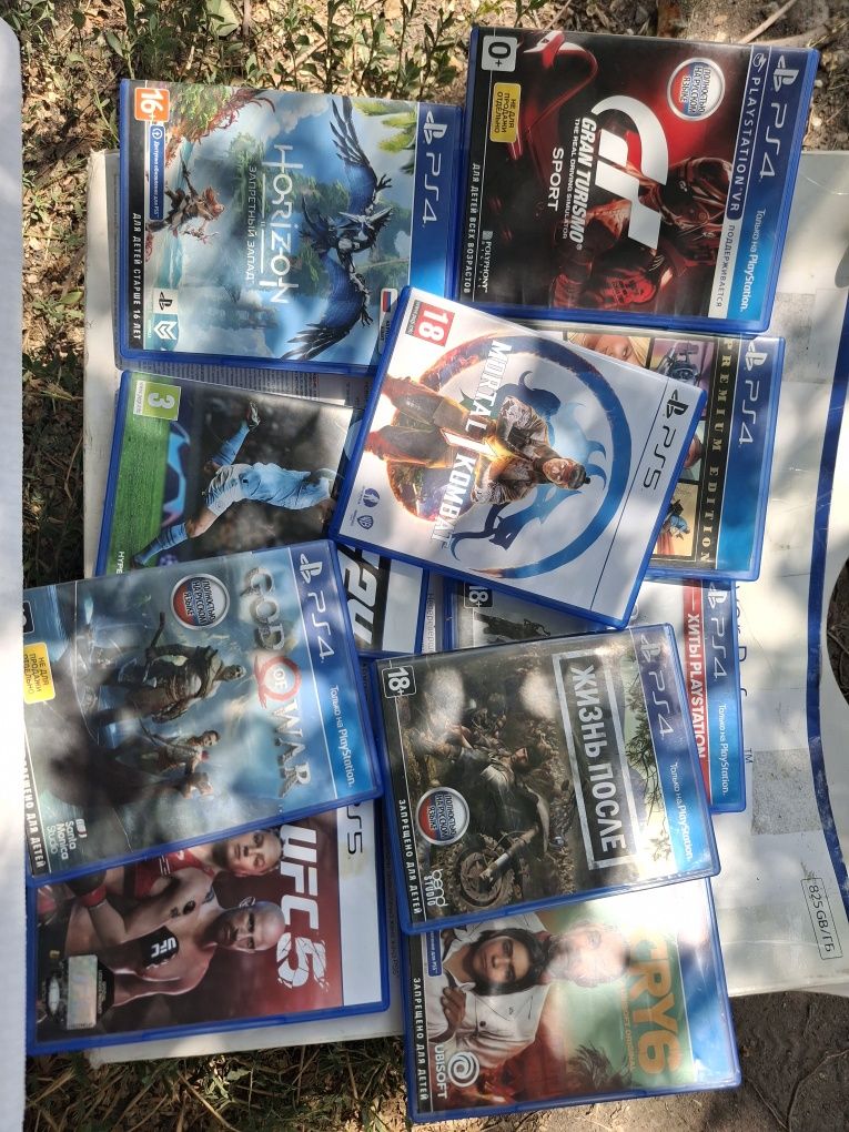 Продам PS5 с играми и джостиками в комплекте