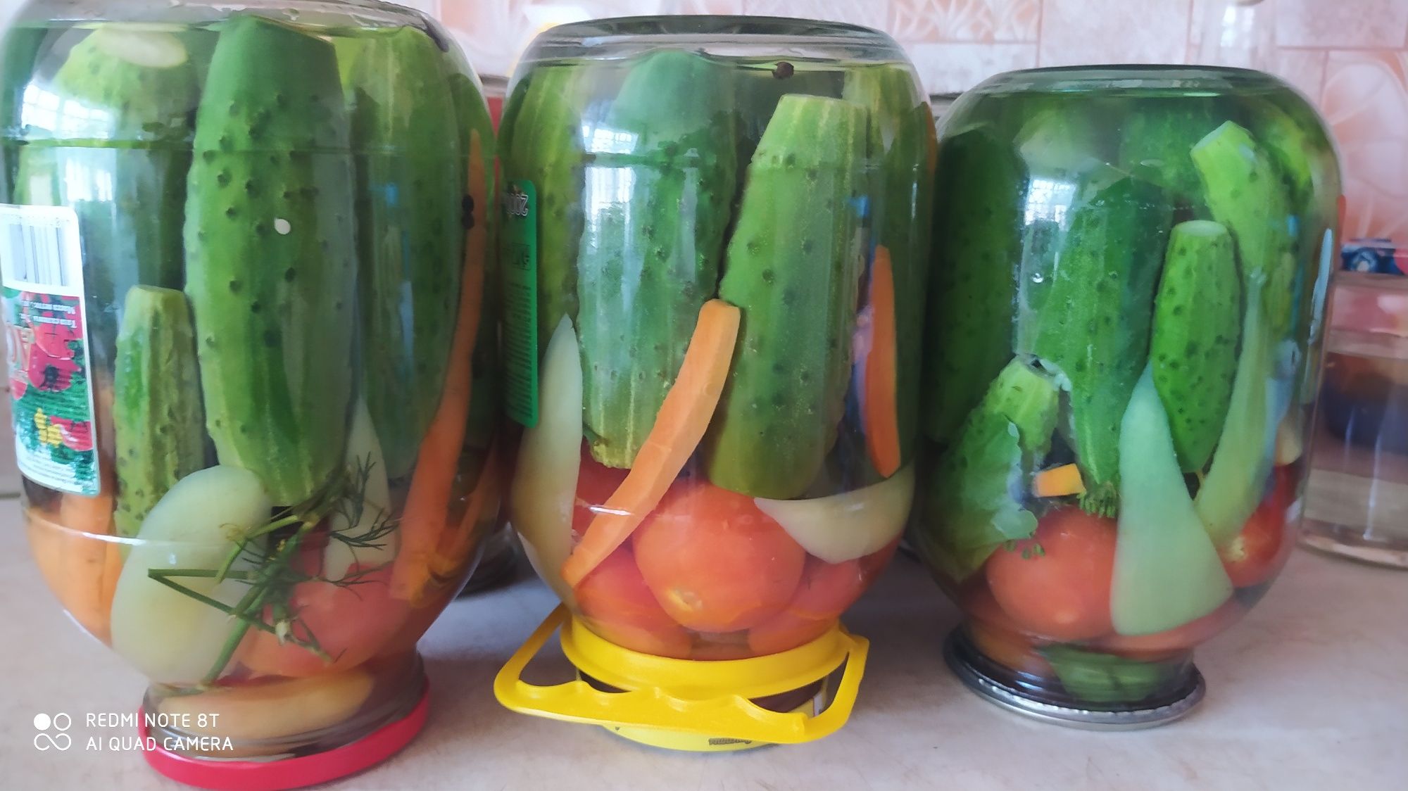 Продам разные домашние зимние салаты