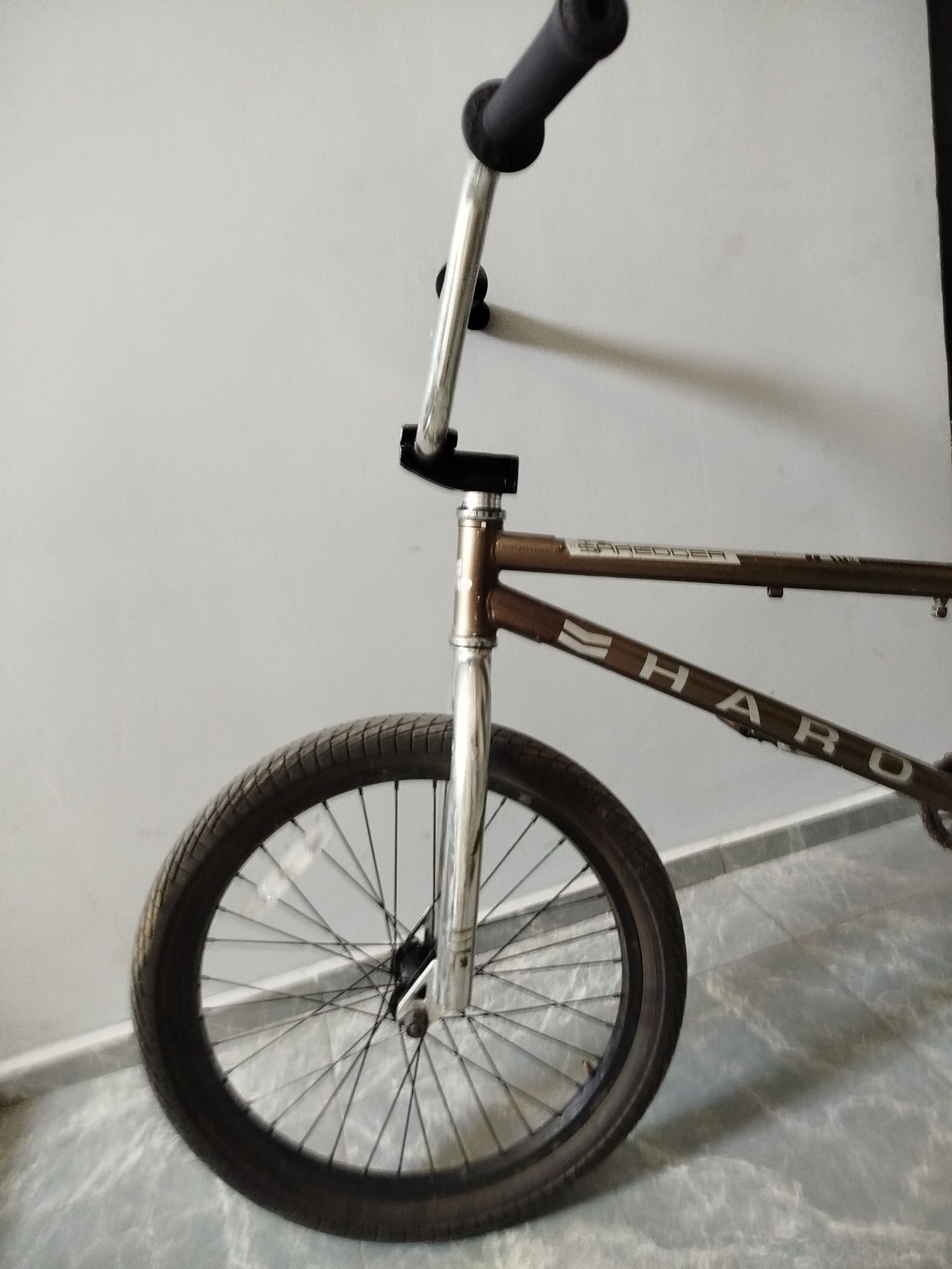 Продам велосипед bmx haro midloader