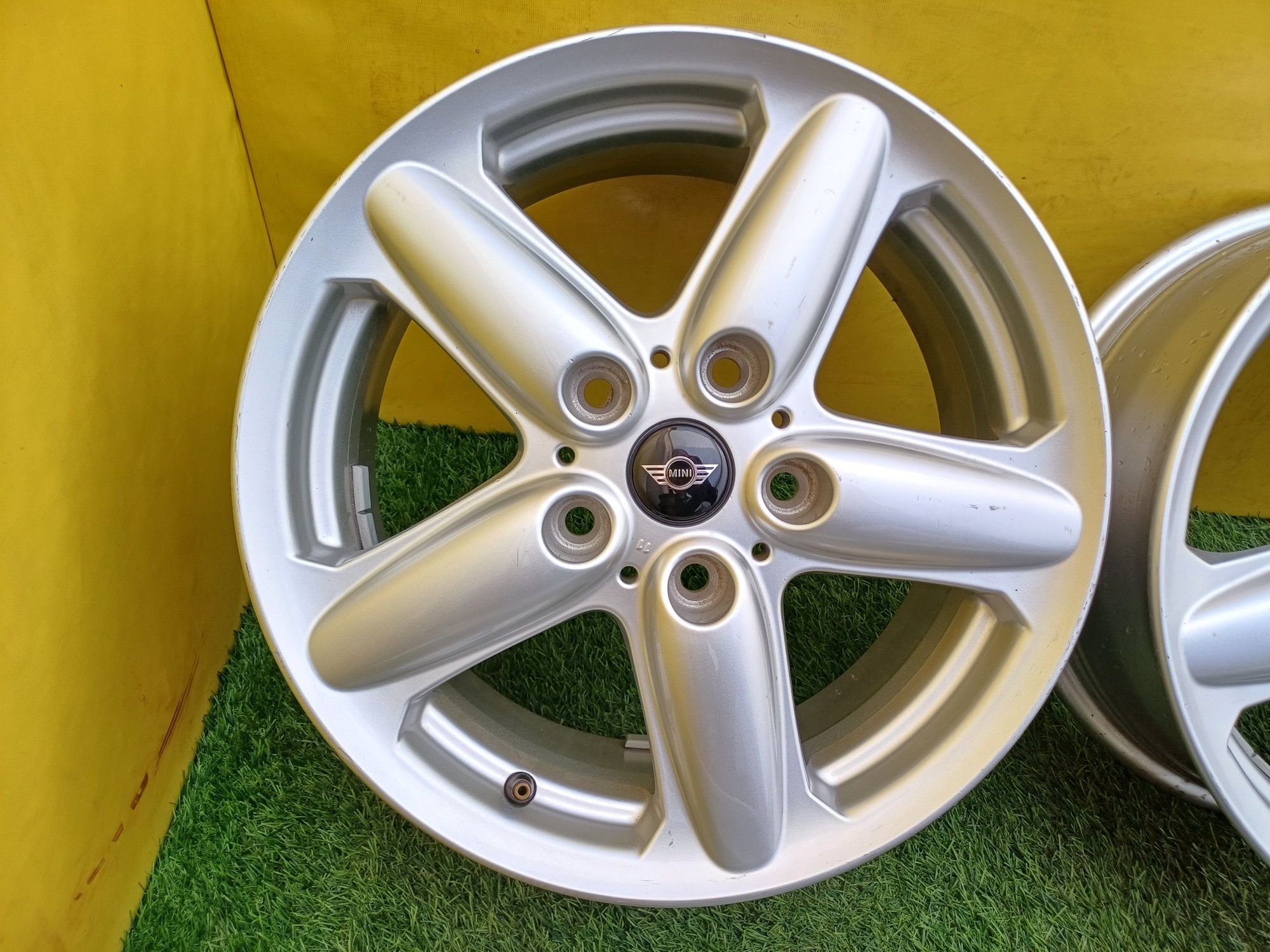 Диски R16 5×120 на MINI Cooper.