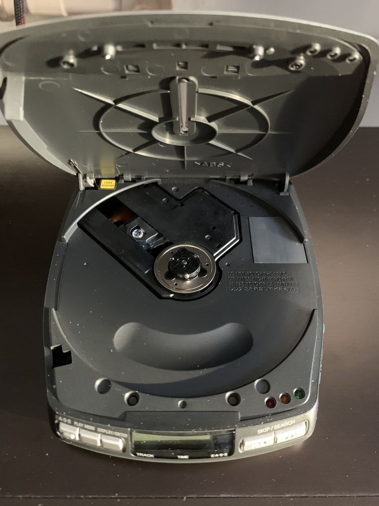 CD плеер AIWA XP-760 портативный ретро