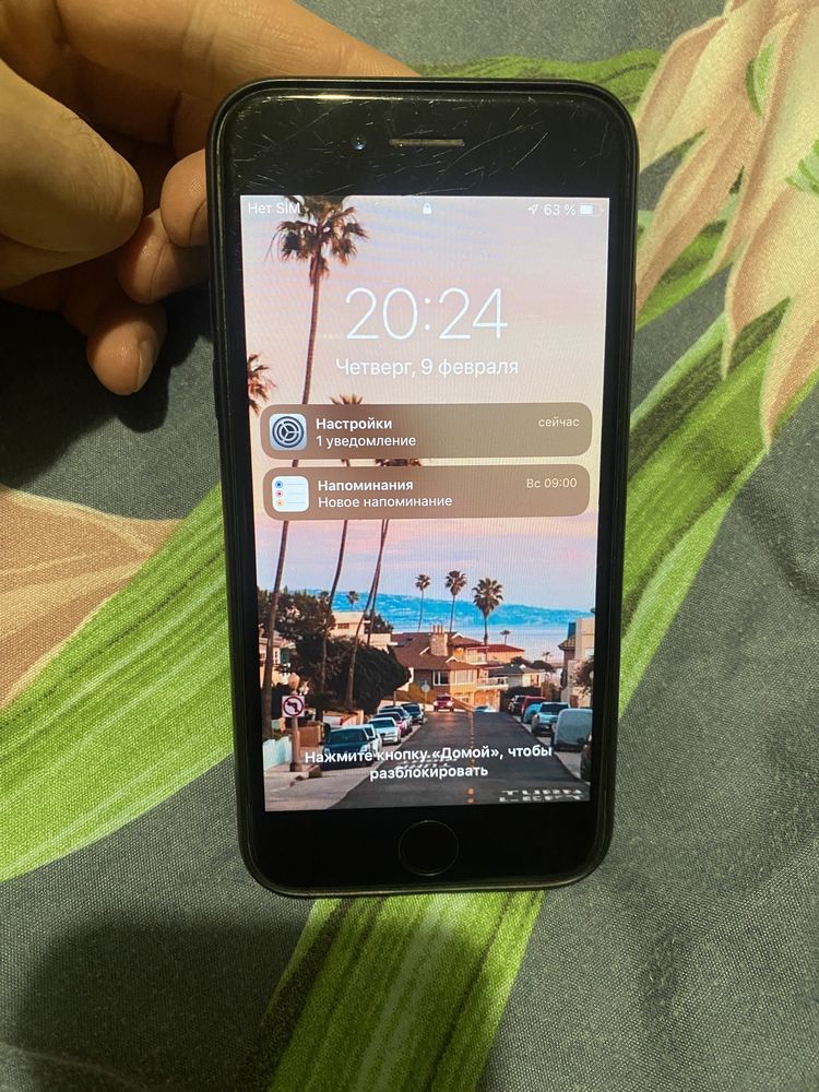 iPhone 8 64гб с коробкой
