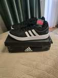 Продается кроссовки фирмы Adidas Hoops . Размер 44