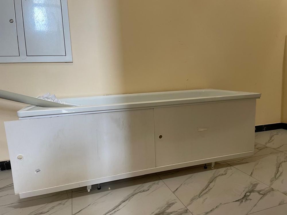 Срочно Продаем ванную кабинку 1 м 70 см *70 размер