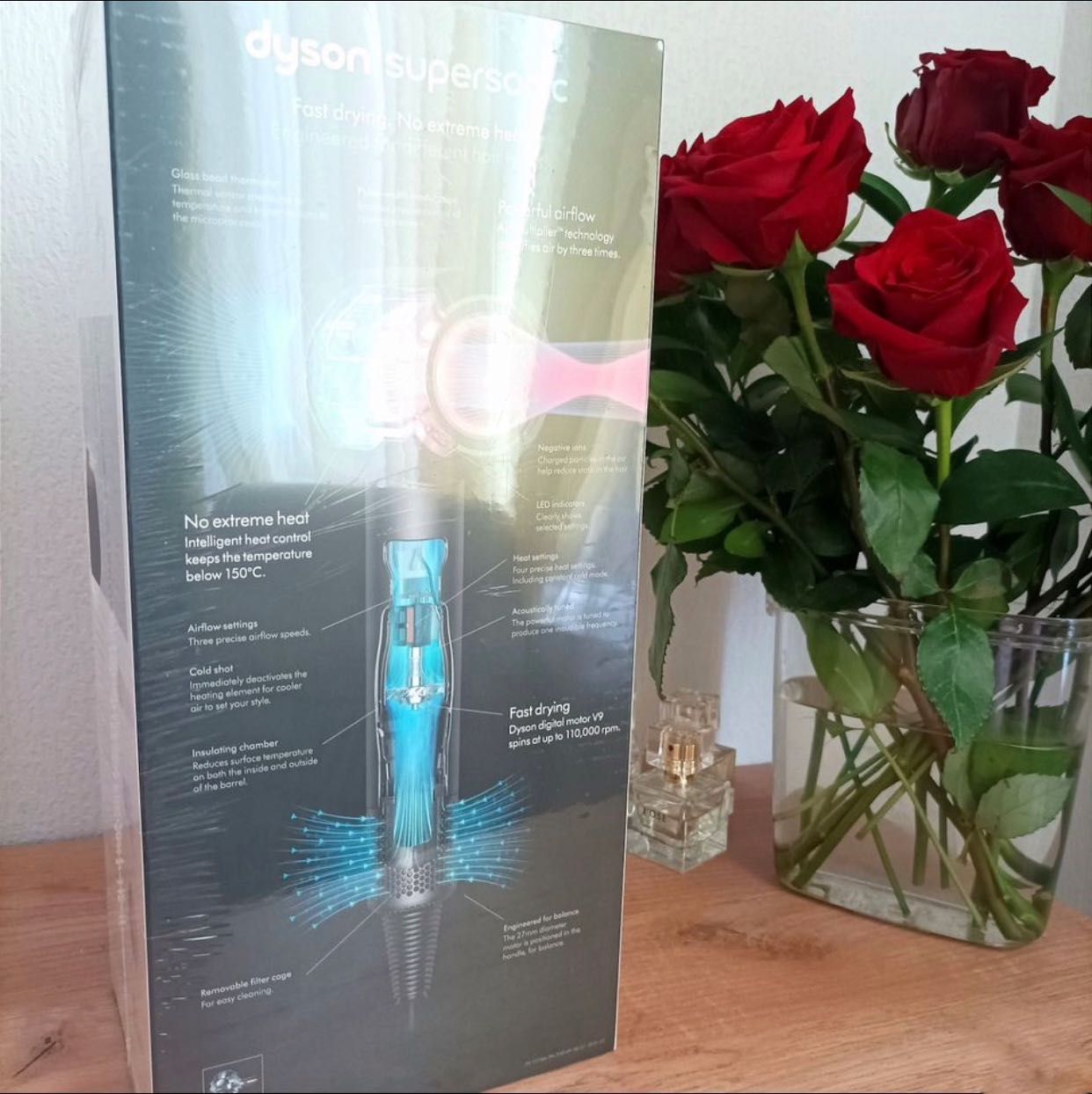 Продам Стайлер Фен DYSON Новый Функция Горячего Холодного воздуха