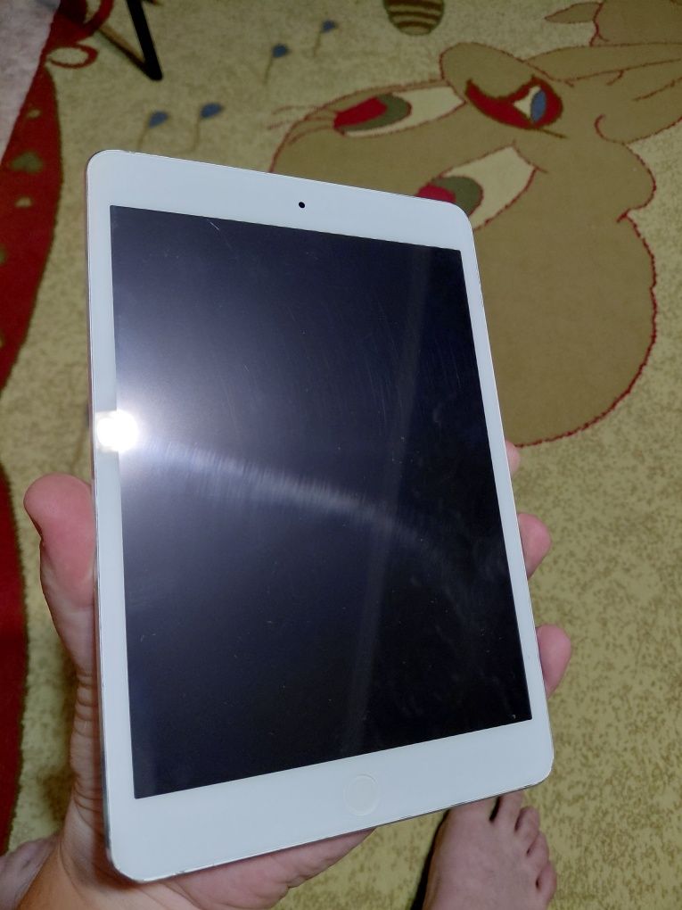 Ipad mini 2 128GB не включается