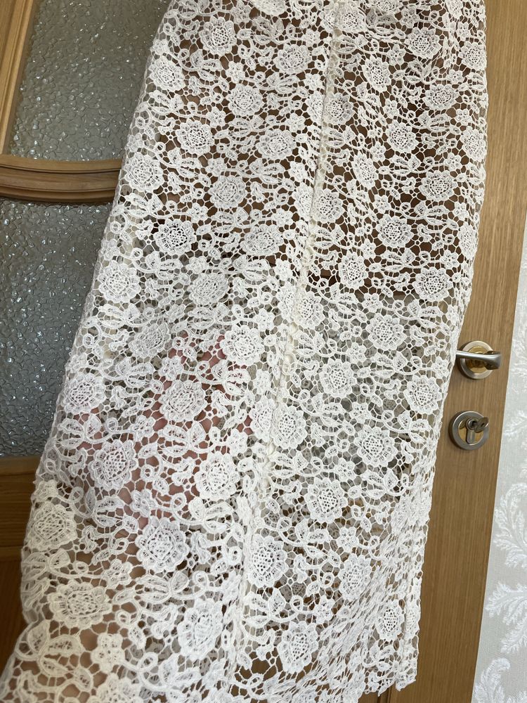 Продаю платье (белое).