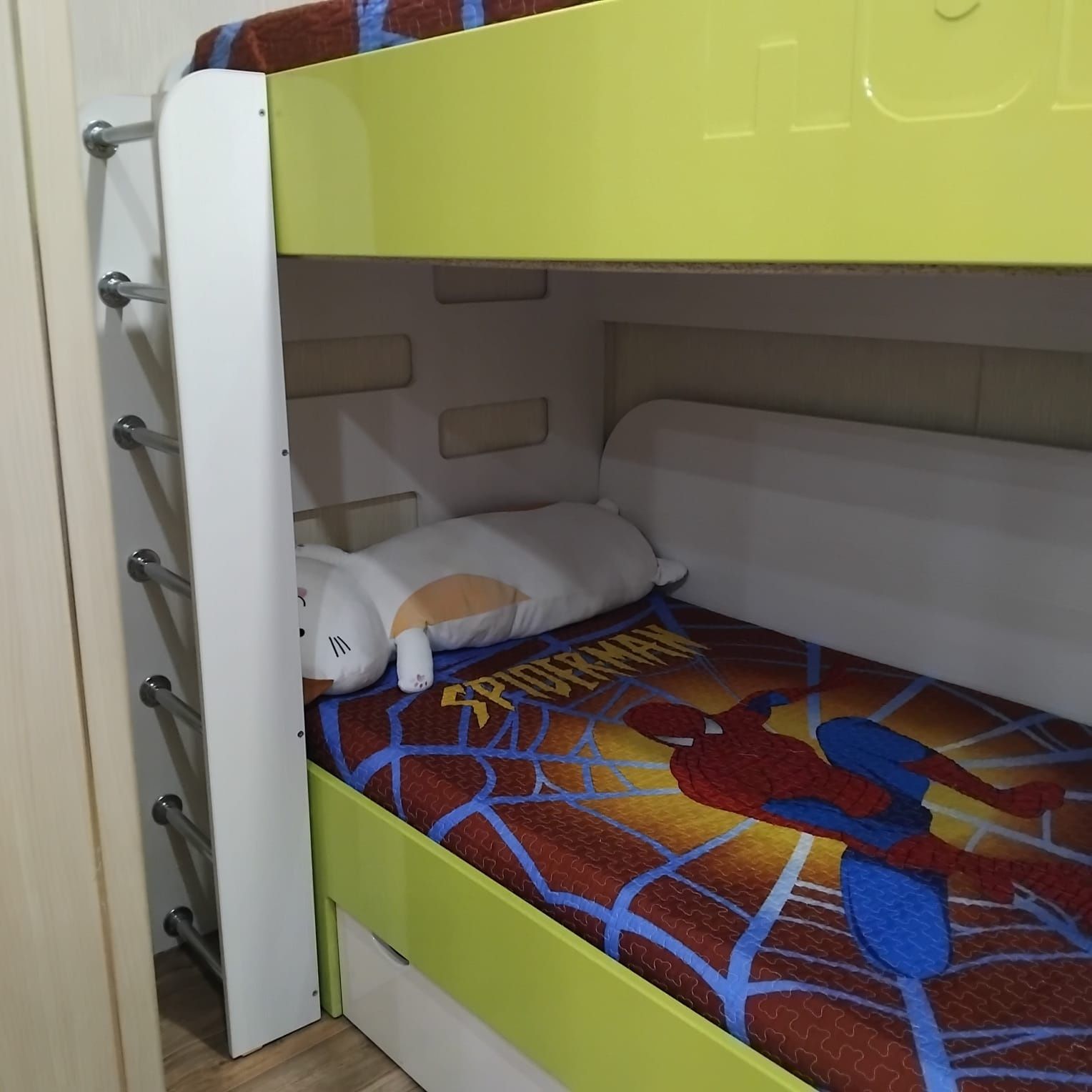 Продам 2х ярусную кровать