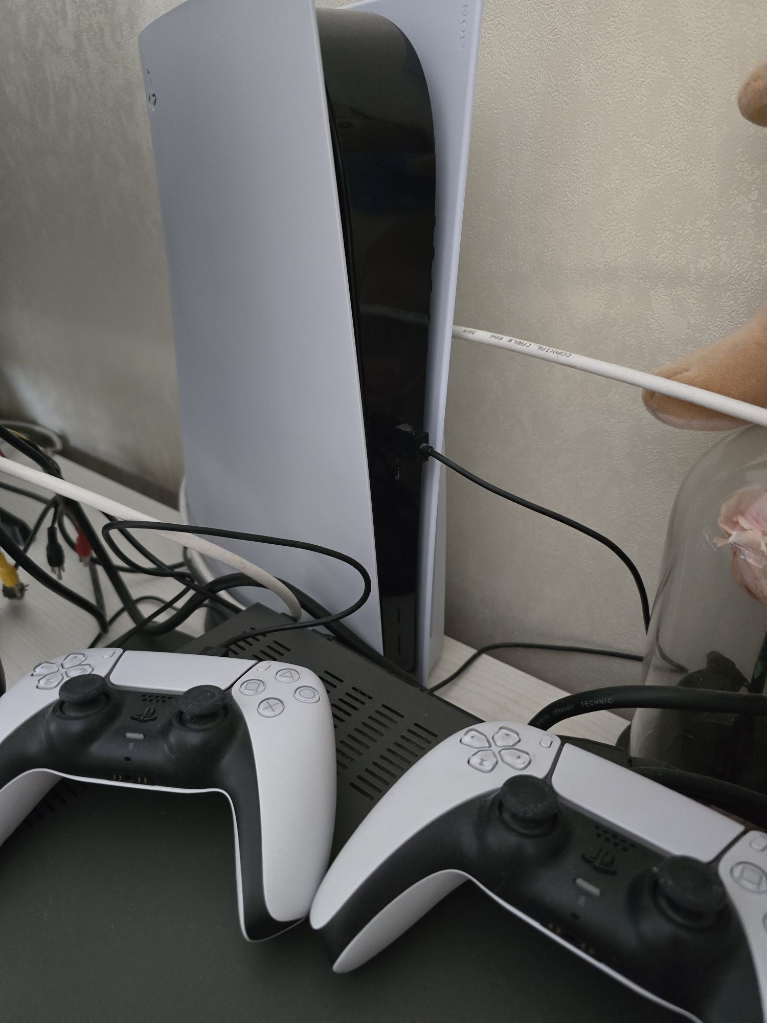 Продам игравую приставку PS55