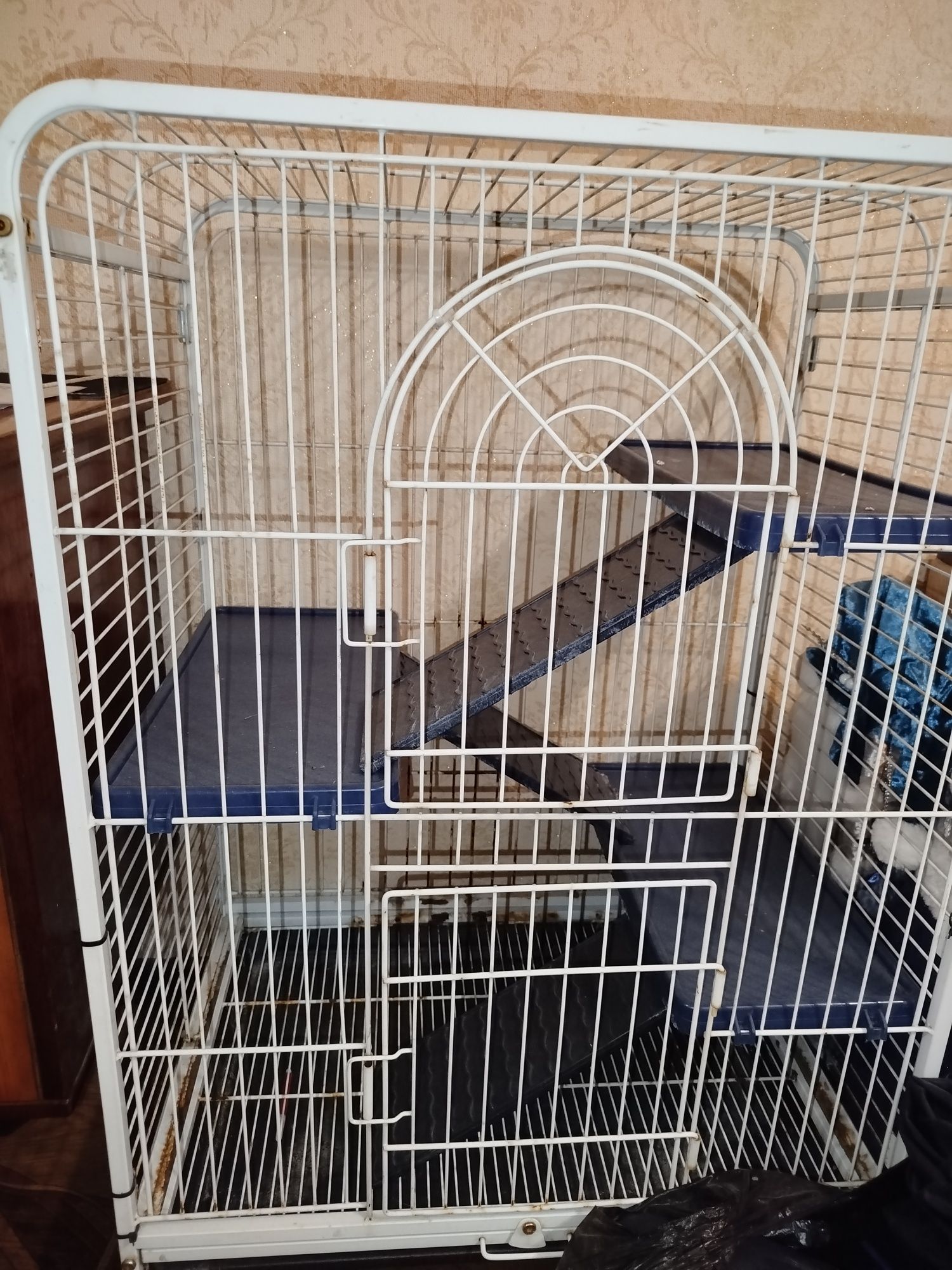 Продам большую Клетку