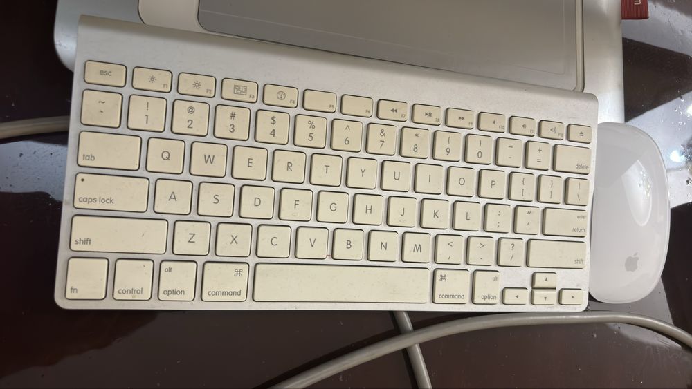 Продаю iMac 24" (Early 2009) моноблок Apple, рабочий