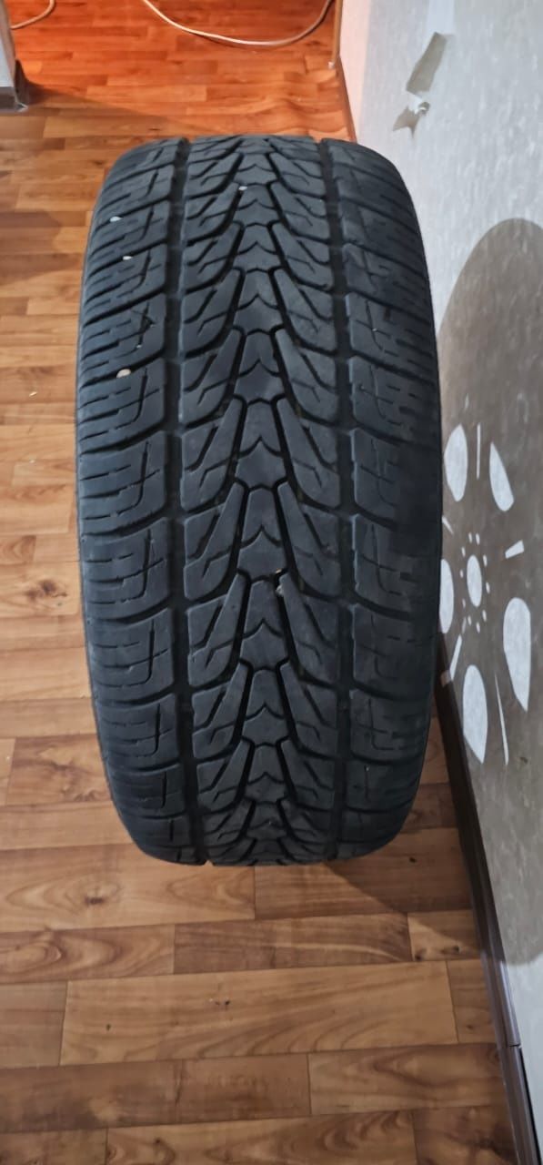 Мерседес МЛ R20 255/50 хорошем состояние