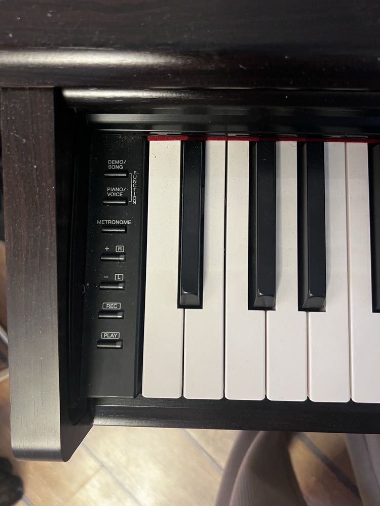 Электронное цифровое пианино Yamaha
