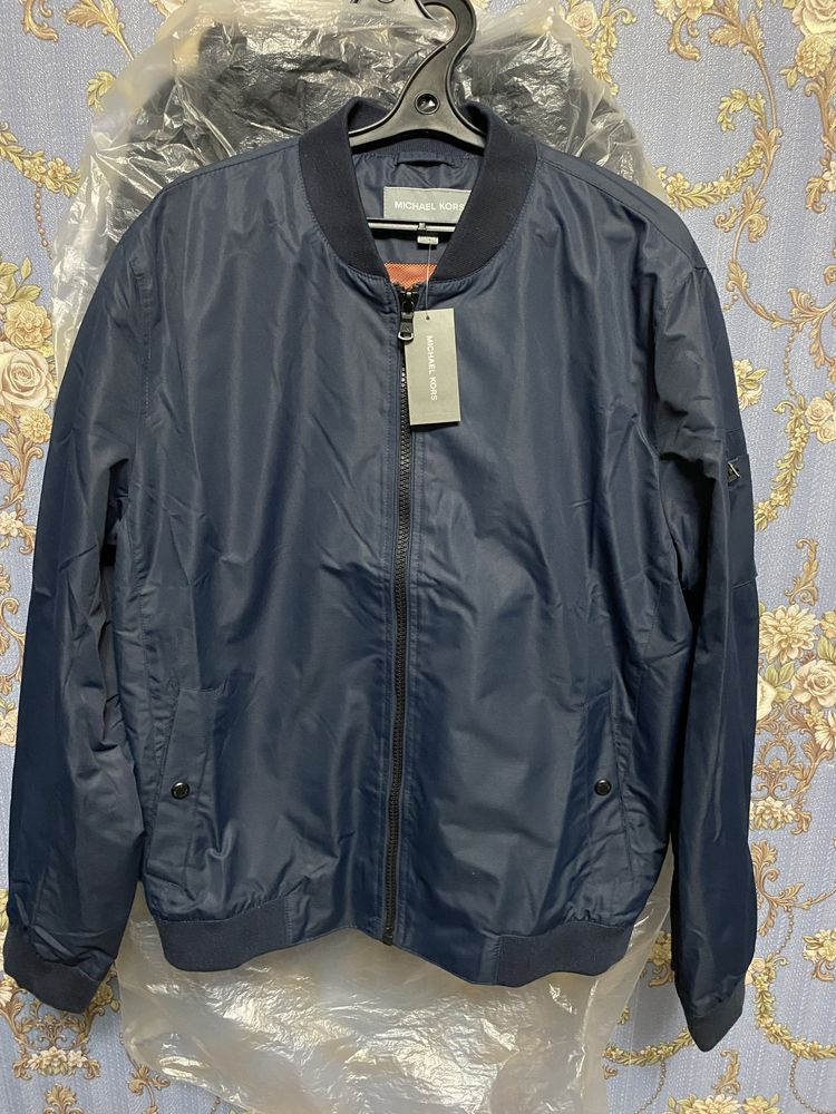 Продам брендовую куртку Michael Kors