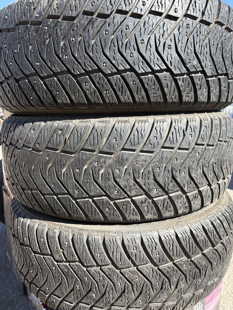 Зимняя резина, 215/55 R17