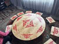 Камплект казакша стол и 4 табуретки
