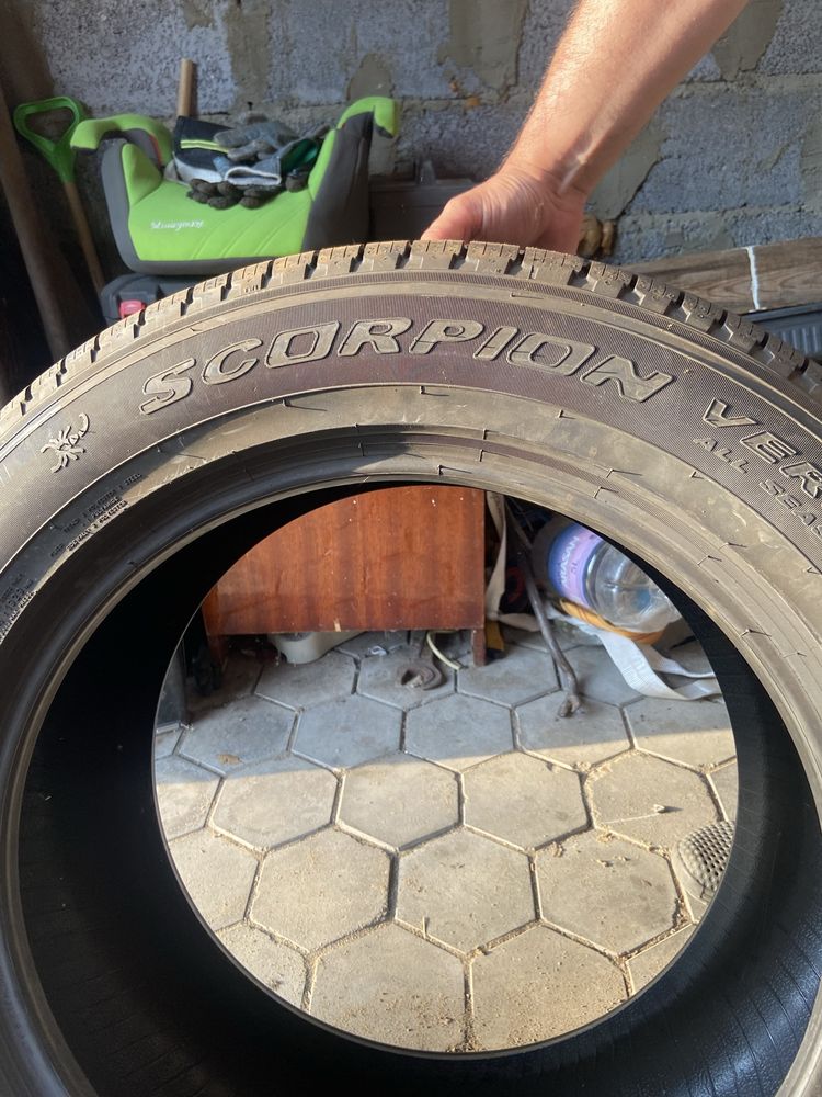 Продам летнюю резину Pirelli Scorpion 235/60 R18